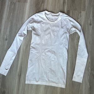 Lululemon long sleeve swiftly tech shirt